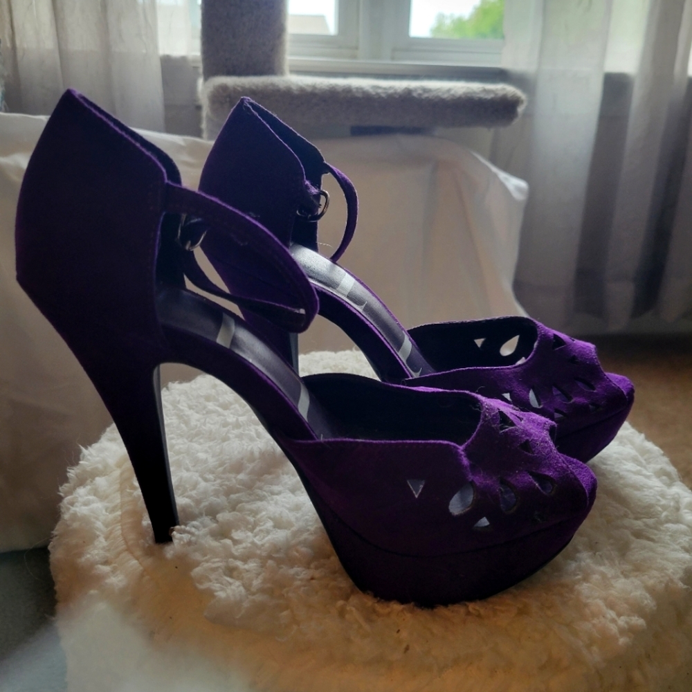 Elle Heels